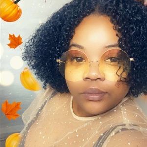 Meet your Posher, Iris